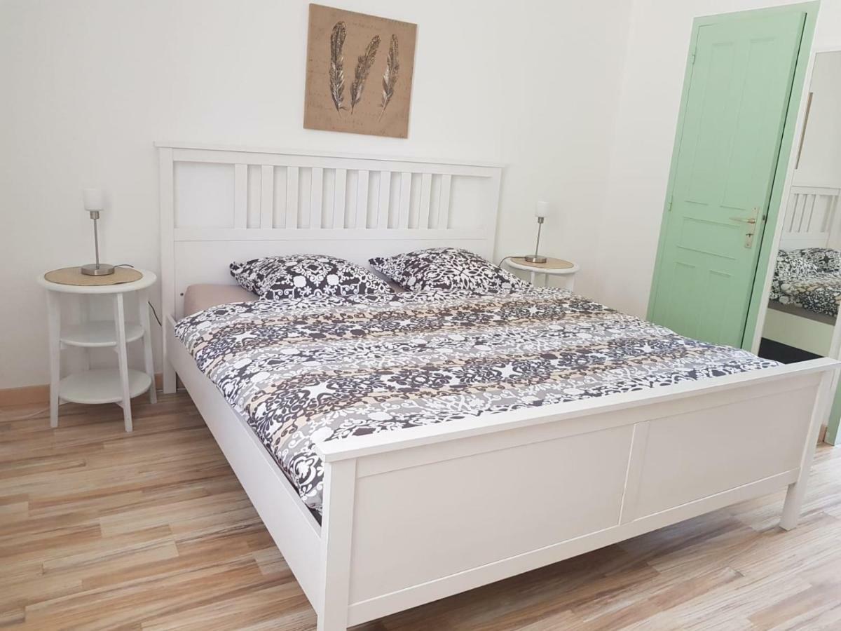 Bed and Breakfast Le Venay Frontenaud Exterior foto